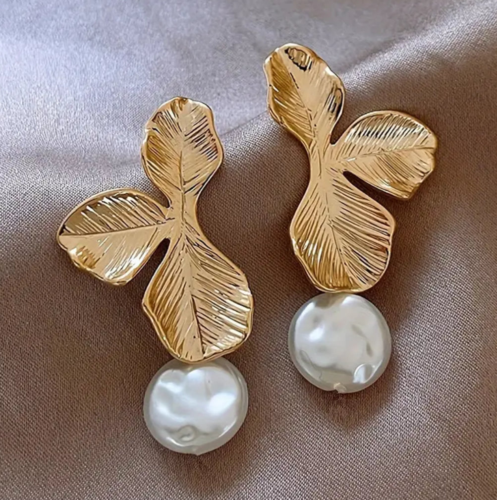 The Vanessa Pearl Earring