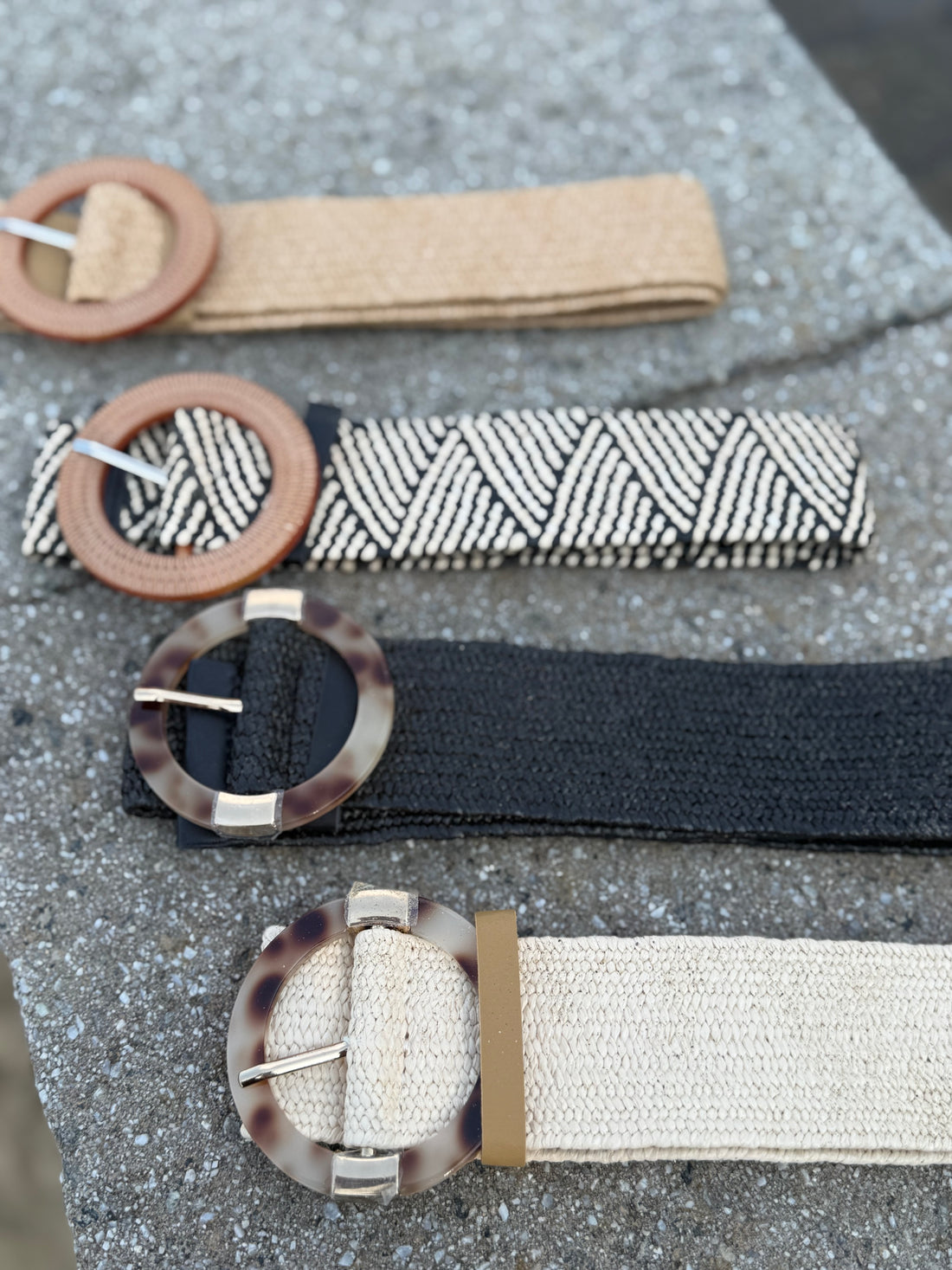 The Bali Breeze Stretch Raffia Belt - Coastal Chevron