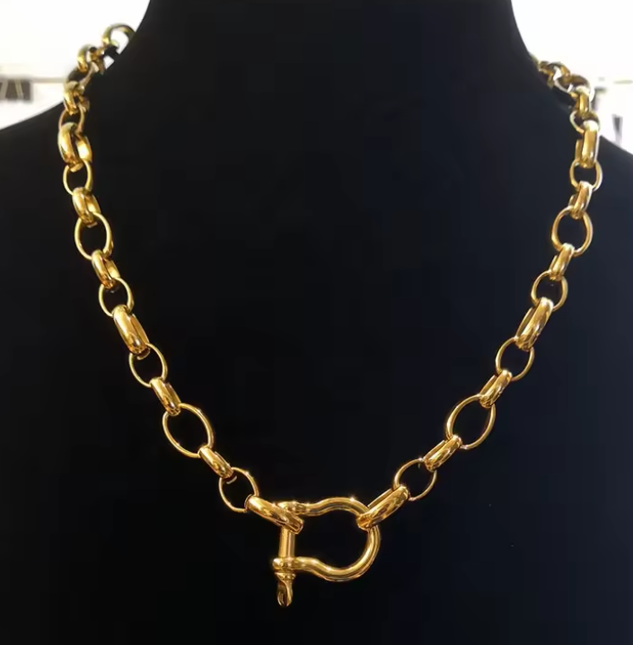 The Dynasty Clasp Necklace